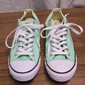 Converse Womens 12/Mens 10 Green and White Low-Top Sneakers